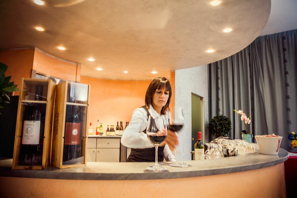 Hotel Salera Asti Kültér fotó