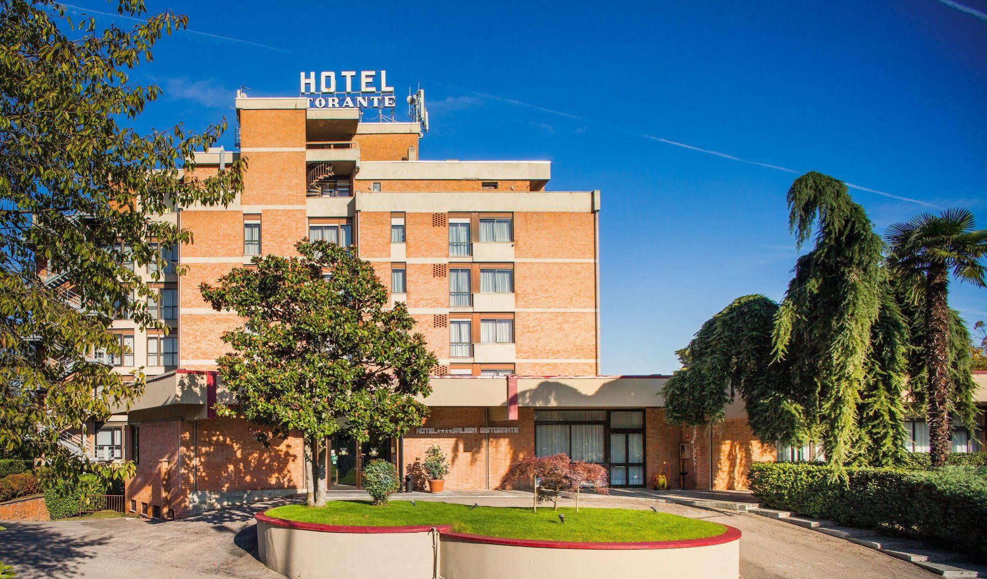 Hotel Salera Asti Kültér fotó
