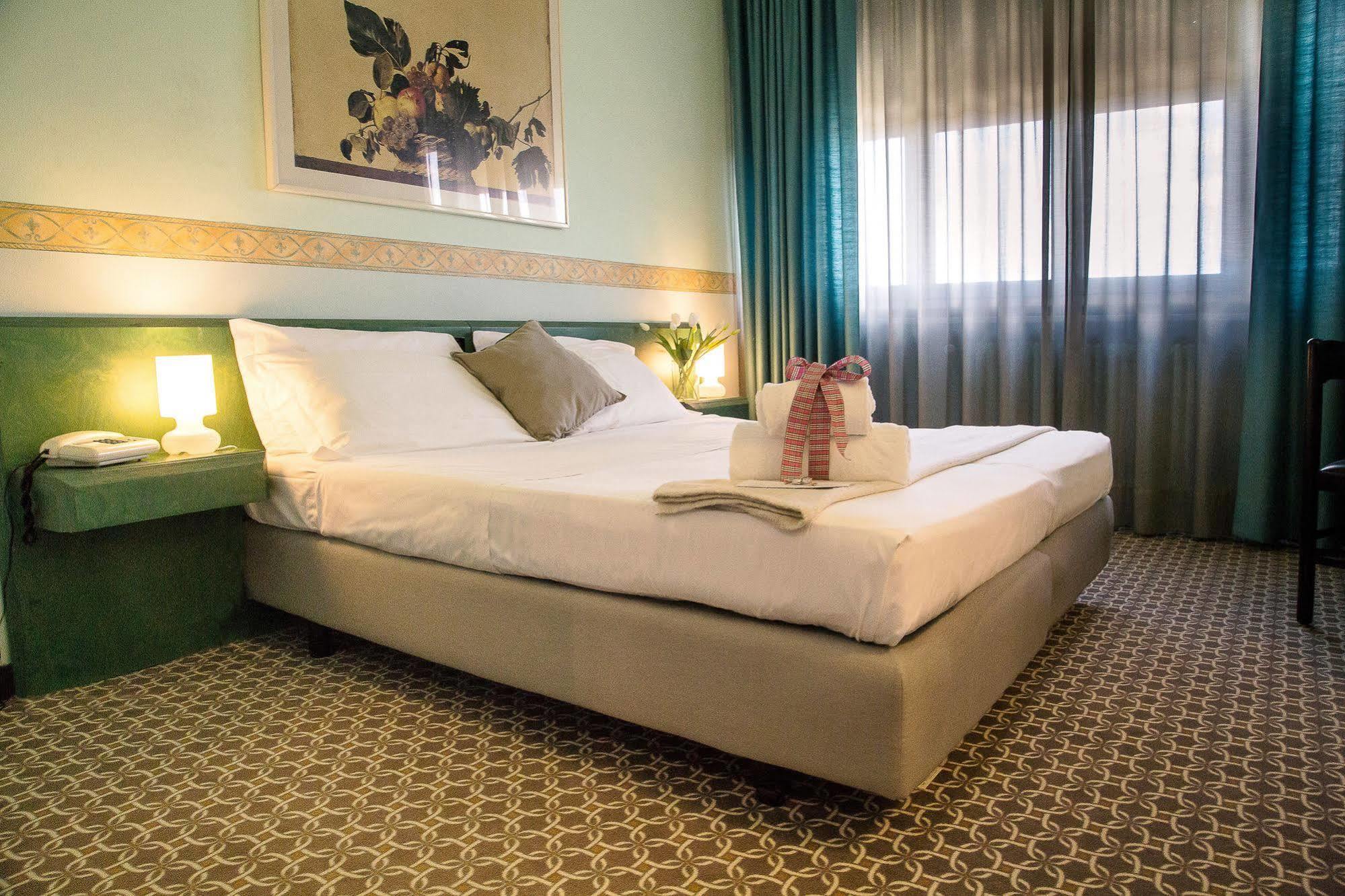 Hotel Salera Asti Kültér fotó